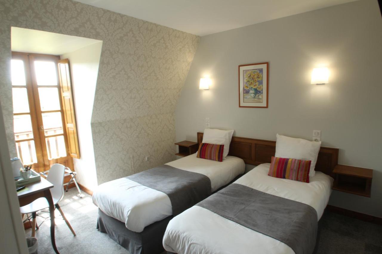 Logis Hotel Archambeau Thonac Exteriör bild