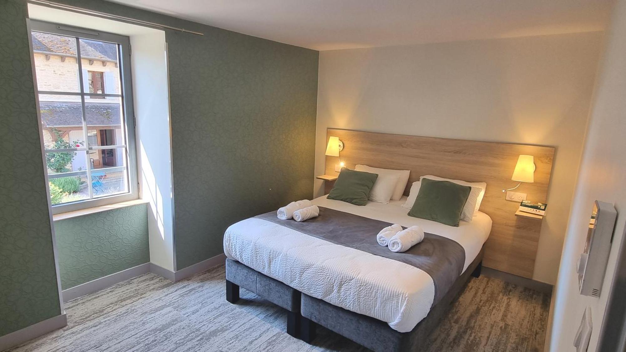 Logis Hotel Archambeau Thonac Exteriör bild