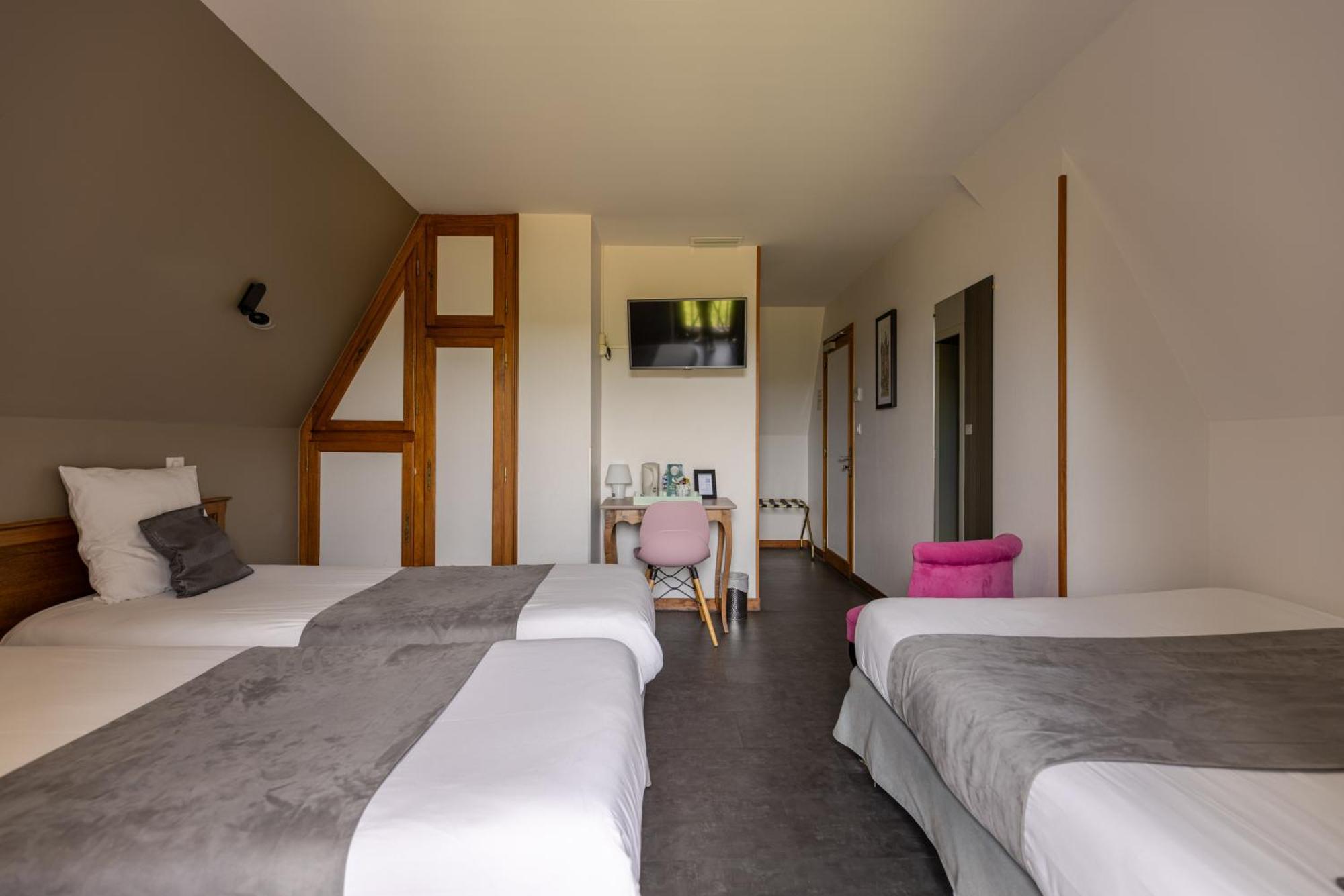 Logis Hotel Archambeau Thonac Exteriör bild